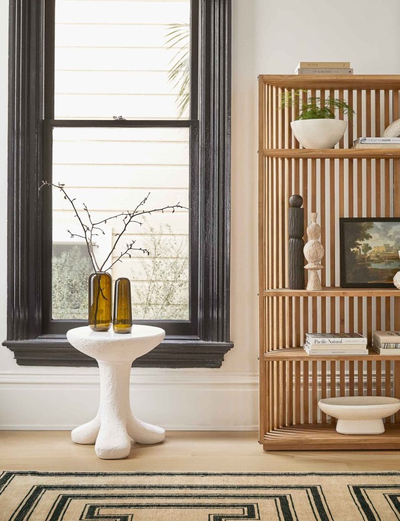 VOVA CABINET - NEW